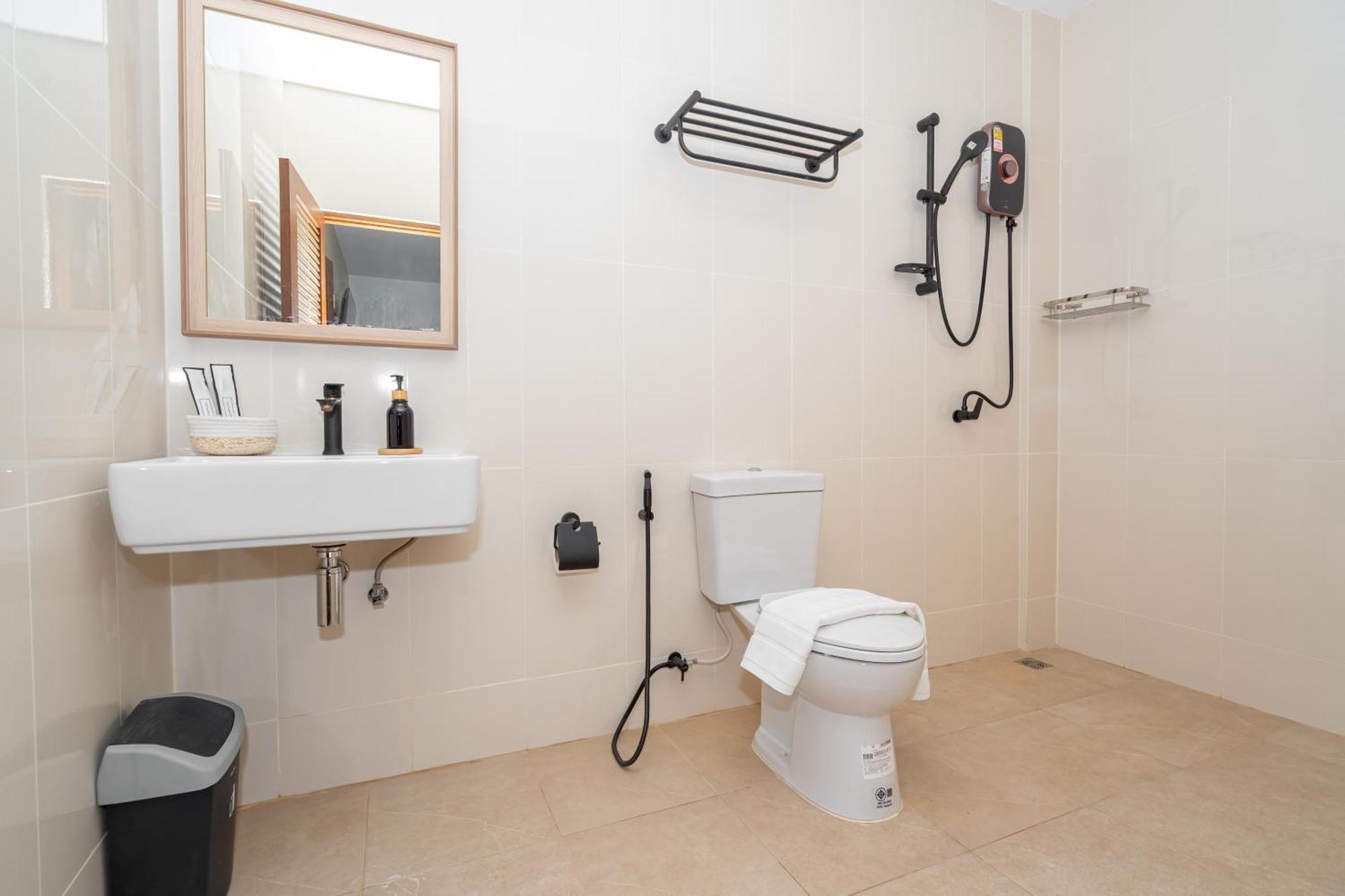 Mitsu Guesthouse Karon Екстериор снимка