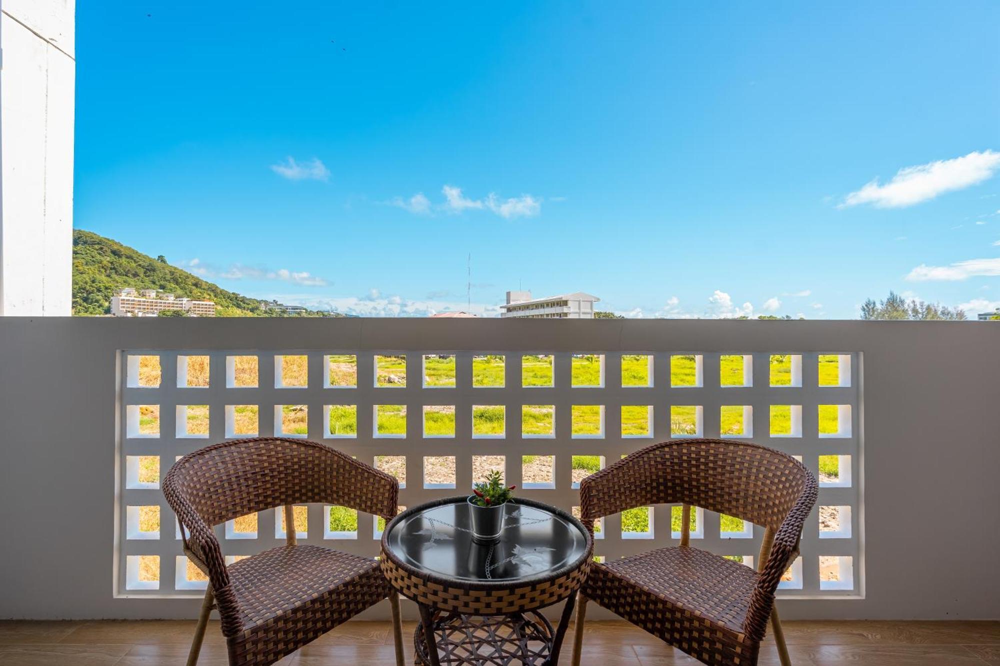 Mitsu Guesthouse Karon Екстериор снимка
